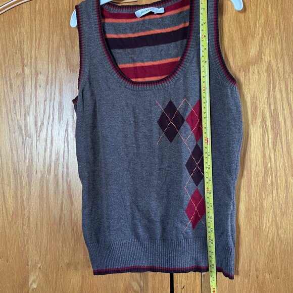 Ricki's Gray and Red Sweater Vest - Picture 5 of 5
